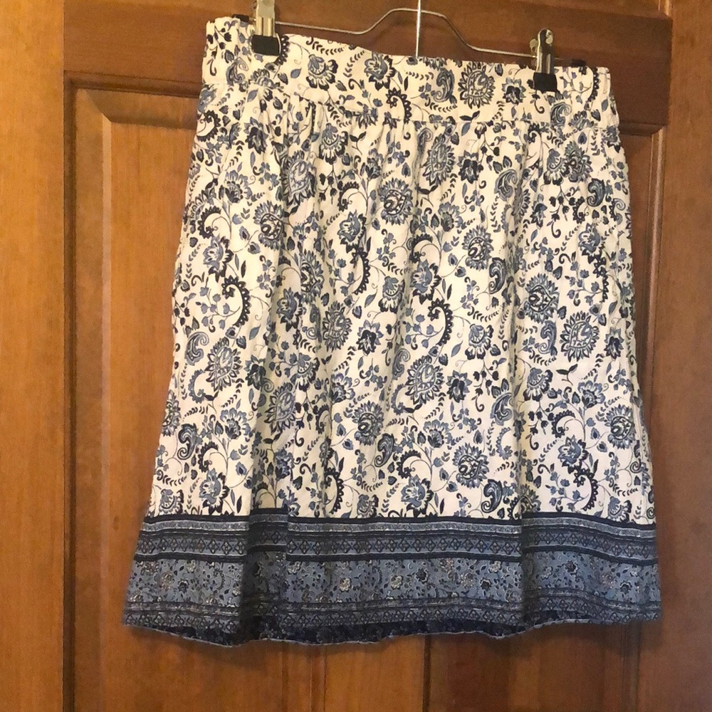 LOFT Navy and White Patterned A-Line Skirt